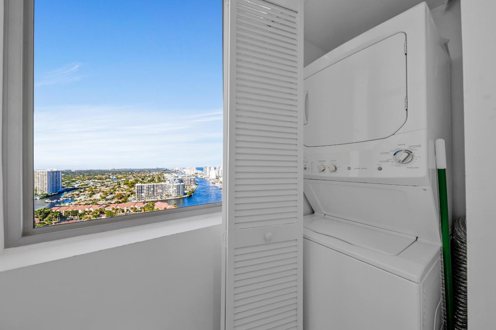 Beachwalk - Vip Tower - Oceanview Unit 3 Bedroom & 3 Bathroom Apartment *